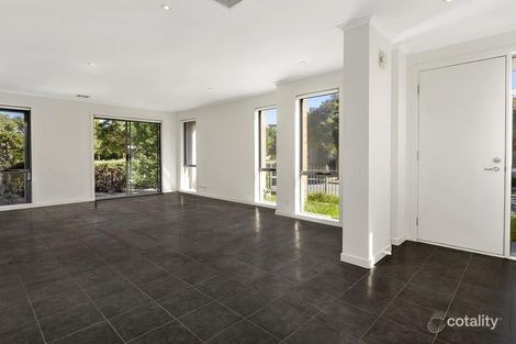 Property photo of 2 Ringtail Circuit Maidstone VIC 3012