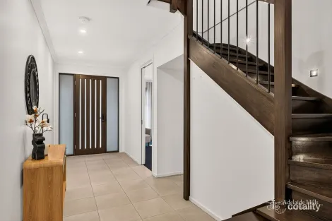 Property photo of 16 Crawford Walk Mount Barker SA 5251