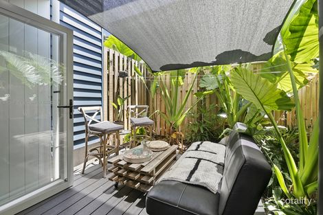 26 Lenneberg St, Southport, QLD 4215