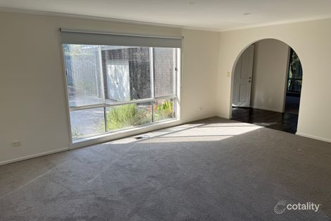 Property photo of 3 Maralee Court Berwick VIC 3806
