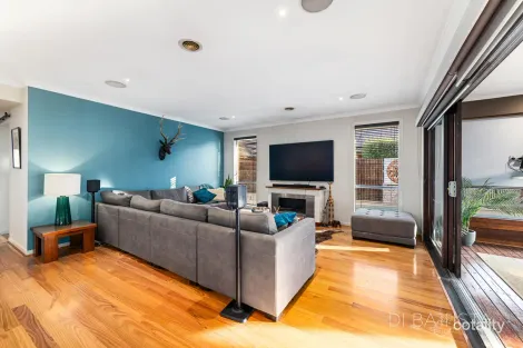 Property photo of 38 Mandalay Circuit Beveridge VIC 3753