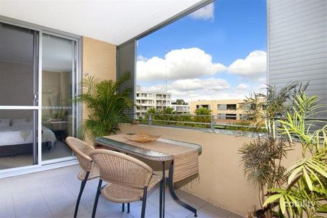 Property photo of 305/4 The Piazza Wentworth Point NSW 2127
