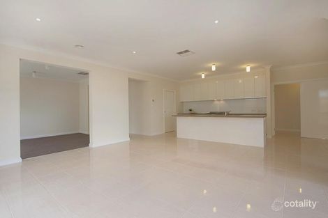 Property photo of 25 Yammerbook Way Cranbourne East VIC 3977