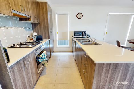 Property photo of 57 Renlik Circuit Cranbourne North VIC 3977