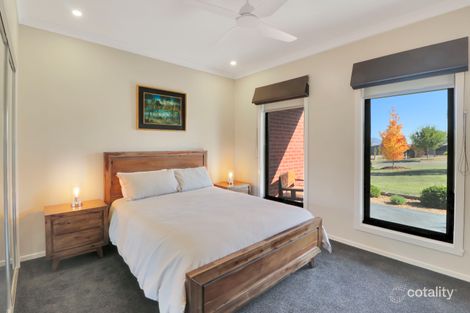 Property photo of 6 Acacia Close Mansfield VIC 3722