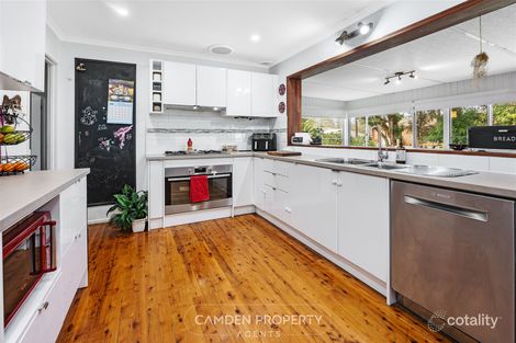 18 Elgata Cres, Bradbury, NSW 2560