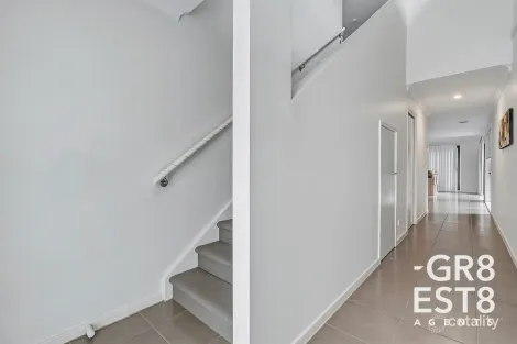 Property photo of 2 Nebula Lane Cranbourne East VIC 3977