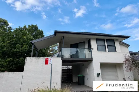 31 Parkside Cres, Campbelltown, NSW 2560