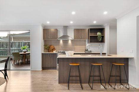 Property photo of 6 Verve Circuit Cranbourne West VIC 3977