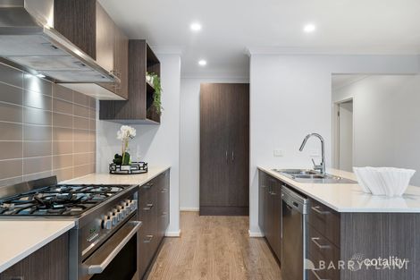 Property photo of 6 Verve Circuit Cranbourne West VIC 3977