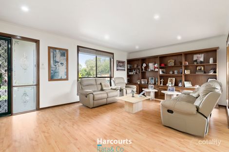 Property photo of 51 Kellaway Crescent Mill Park VIC 3082