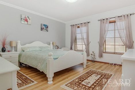 Property photo of 23 Merida Loop Port Kennedy WA 6172