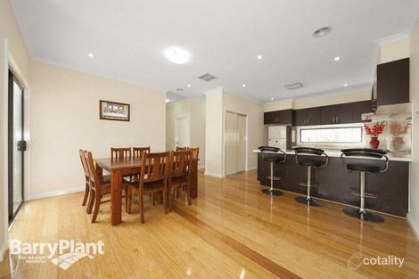 Property photo of 1 Foxtail Place Cranbourne West VIC 3977