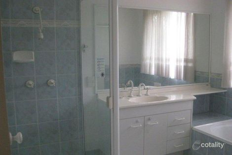 Property photo of 15 Barrier Place Forest Lake QLD 4078