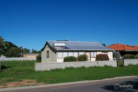 210 First St, Wonthella, WA 6530