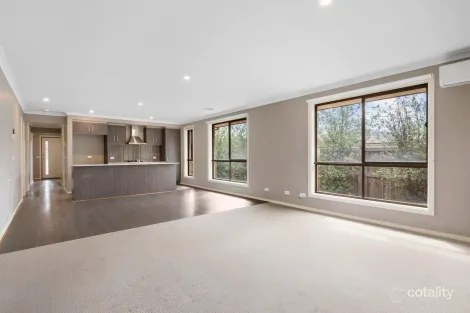 1 Somerset Rd, Thornhill Park, VIC 3335