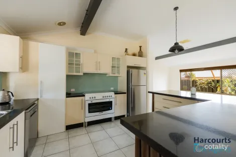 Property photo of 18 Moreton Crescent Warnbro WA 6169