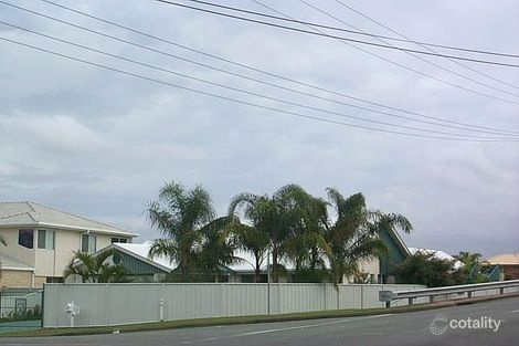 2 Tradewinds Dr, Banksia Beach, QLD 4507