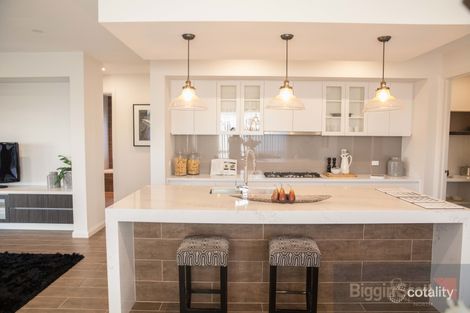 Property photo of 18 Montreal Circuit Craigieburn VIC 3064