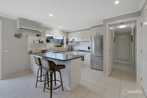 Property photo of 4 Floris Avenue Drouin VIC 3818