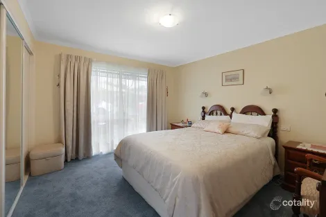 Property photo of 4 Floris Avenue Drouin VIC 3818