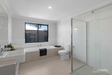Property photo of 3/17B Hazeldene Court Berwick VIC 3806