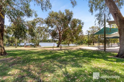 Property photo of 8 Willow Road Woodlands WA 6018