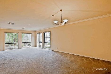 Property photo of 31 Waterside Drive Cranbourne East VIC 3977