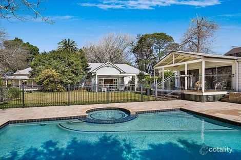 11 Curtis St, East Toowoomba, QLD 4350