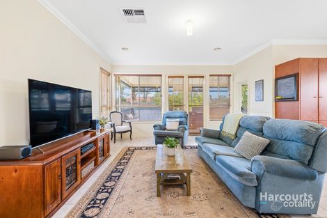Property photo of 16 Broadhurst Way Caroline Springs VIC 3023