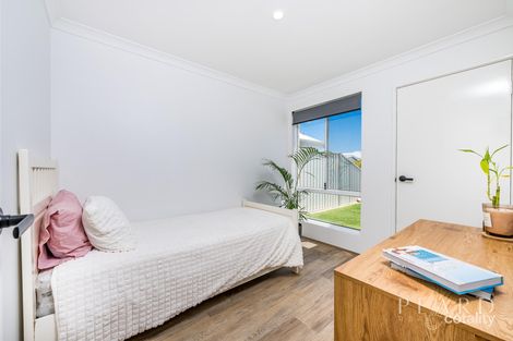 Property photo of 6 Limari Place Sinagra WA 6065