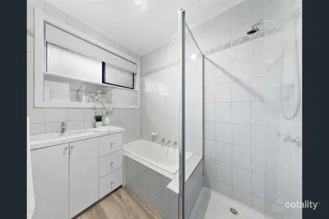 Property photo of 32 Entally Drive Albanvale VIC 3021