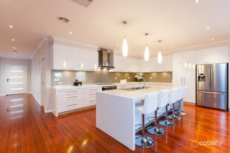 Property photo of 12 Viewside Crescent Craigieburn VIC 3064