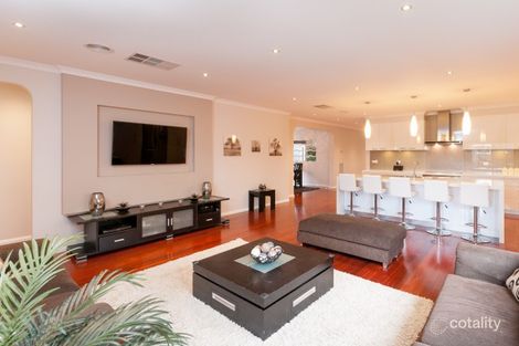 Property photo of 12 Viewside Crescent Craigieburn VIC 3064