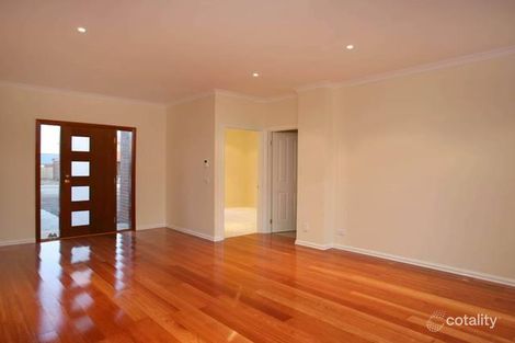 Property photo of 1 Sachiko Place Berwick VIC 3806
