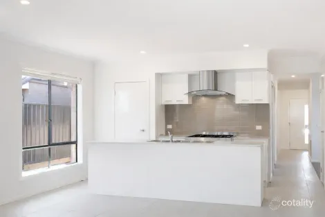 Property photo of 10 Crowther Drive Lucas VIC 3350