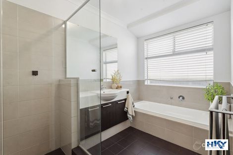 Property photo of 35 Summerville Boulevard Caversham WA 6055
