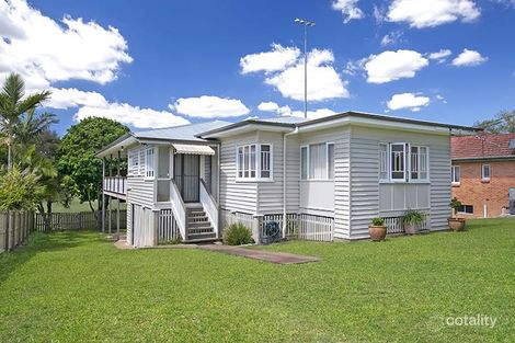 24 Crutchley St, Fairfield, QLD 4103