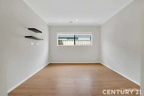 Property photo of 62 Malone Circuit Deanside VIC 3336