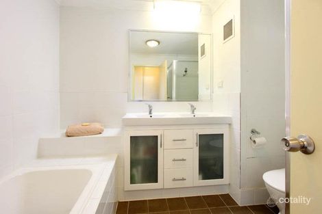 Property photo of 127 Wynnum North Road Wynnum QLD 4178