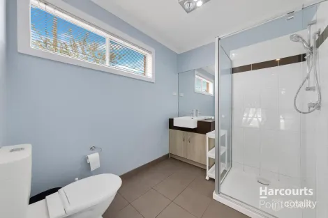 Property photo of 11 Shiraz Crescent Point Cook VIC 3030