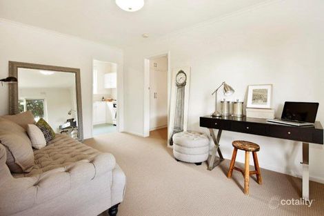 Property photo of 1/94 Eskdale Road Caulfield North VIC 3161