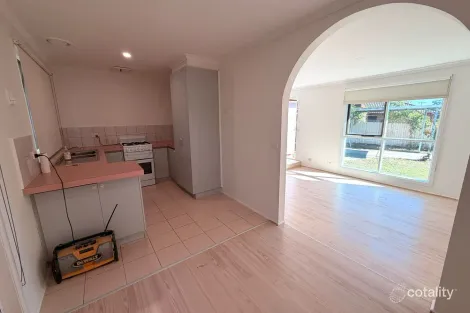 Property photo of 8 Fordholm Road Hampton Park VIC 3976