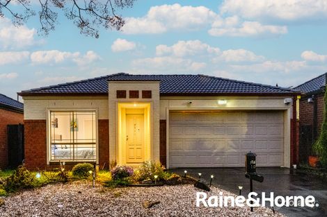Property photo of 10 Tucker Place Caroline Springs VIC 3023
