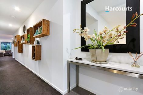 Property photo of 32 Cabernet Drive Somerville VIC 3912