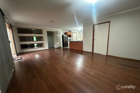 Property photo of 12 Greenock Crescent Cranbourne East VIC 3977