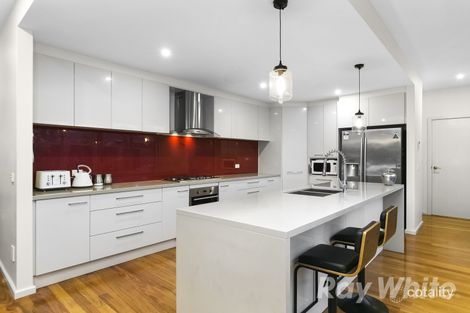 Property photo of 1/2 Tamarisk Avenue Glen Waverley VIC 3150