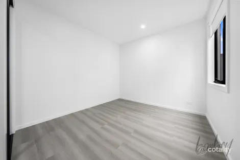 Property photo of 60 Burrawang Loop Mickleham VIC 3064