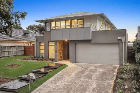 25 Island Point Ave, Waterways, VIC 3195
