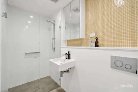 Property photo of 312/23 Pacific Parade Dee Why NSW 2099